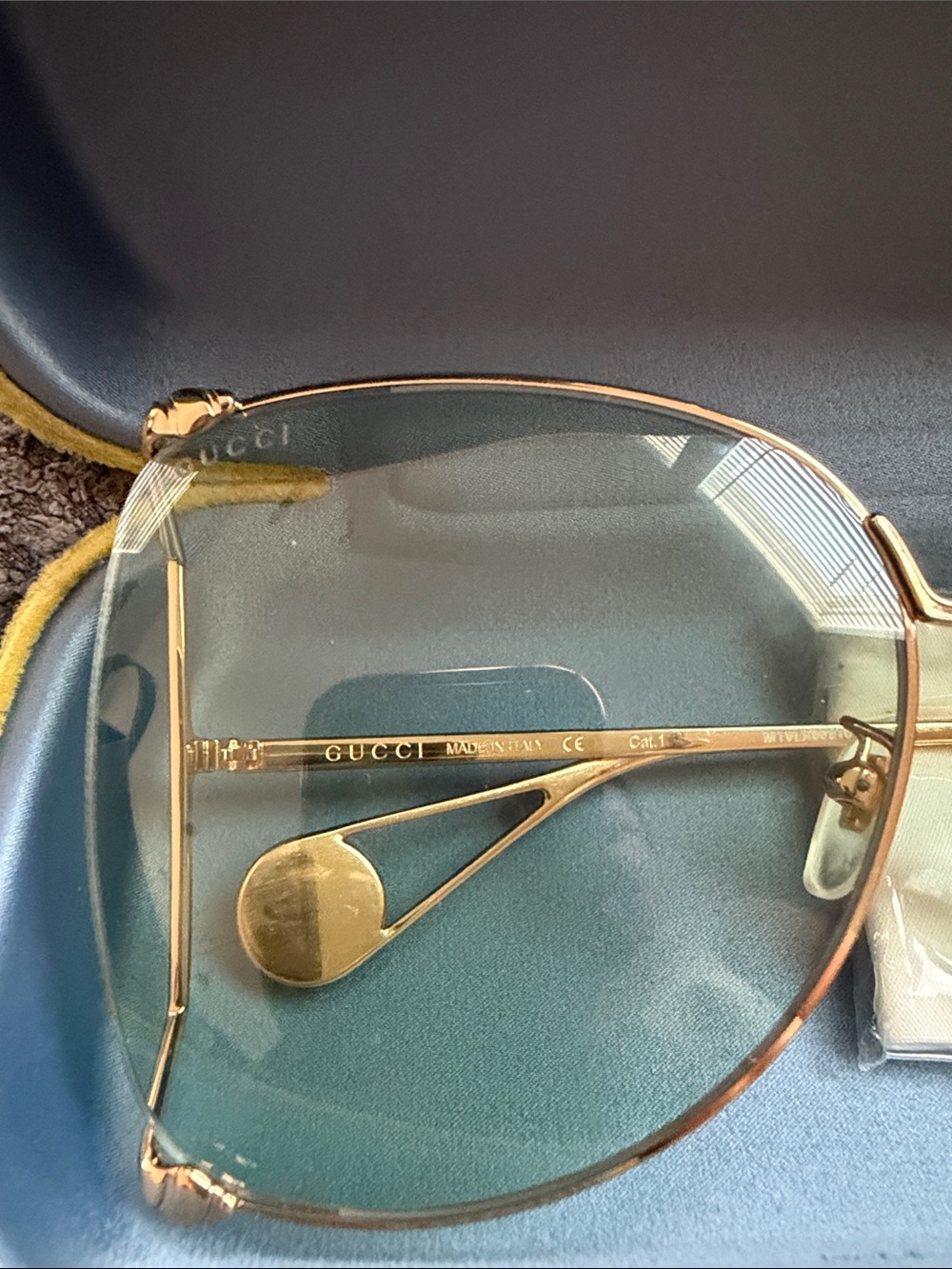 Gucci Women’s Gold Aviator Sunglasses with Green Lenses - Picture 2 of 9